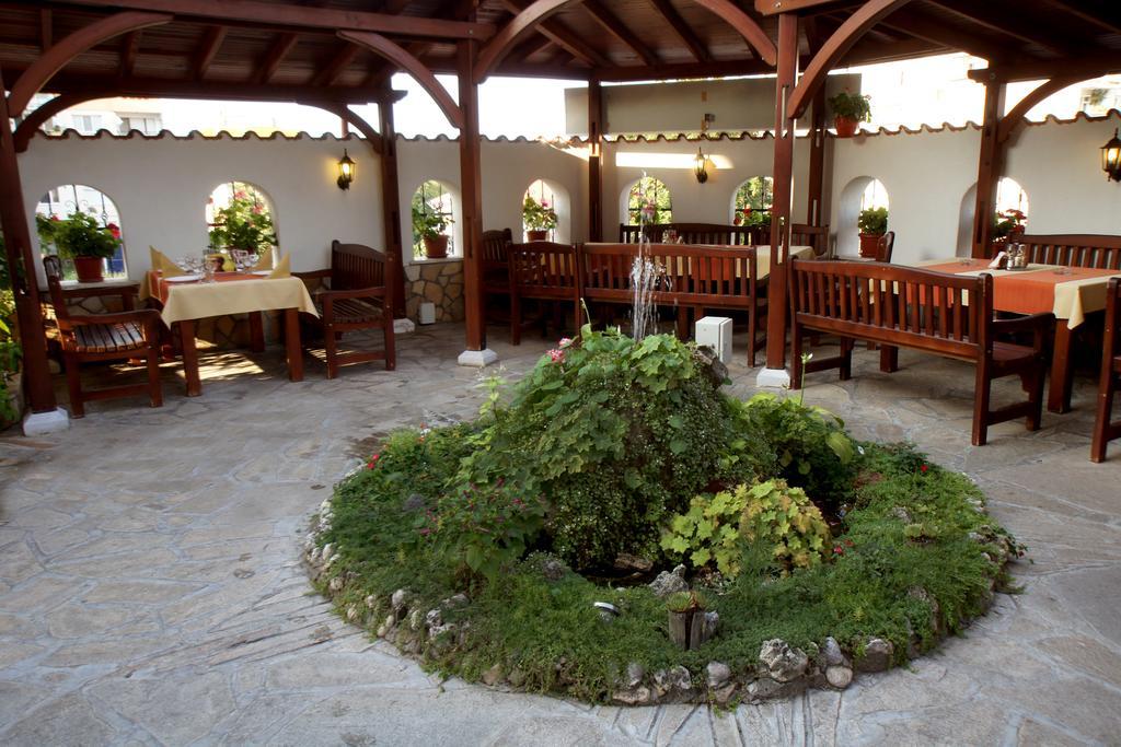 Family Hotel St. Constantine And Helena Ivaylovgrad Exterior foto